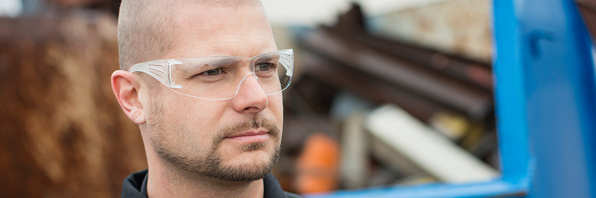 3M SecureFit safety glasses